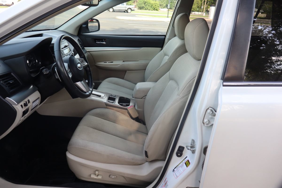 Used 2010 Subaru Outback 2.5i Premium AWD/4WD image 19