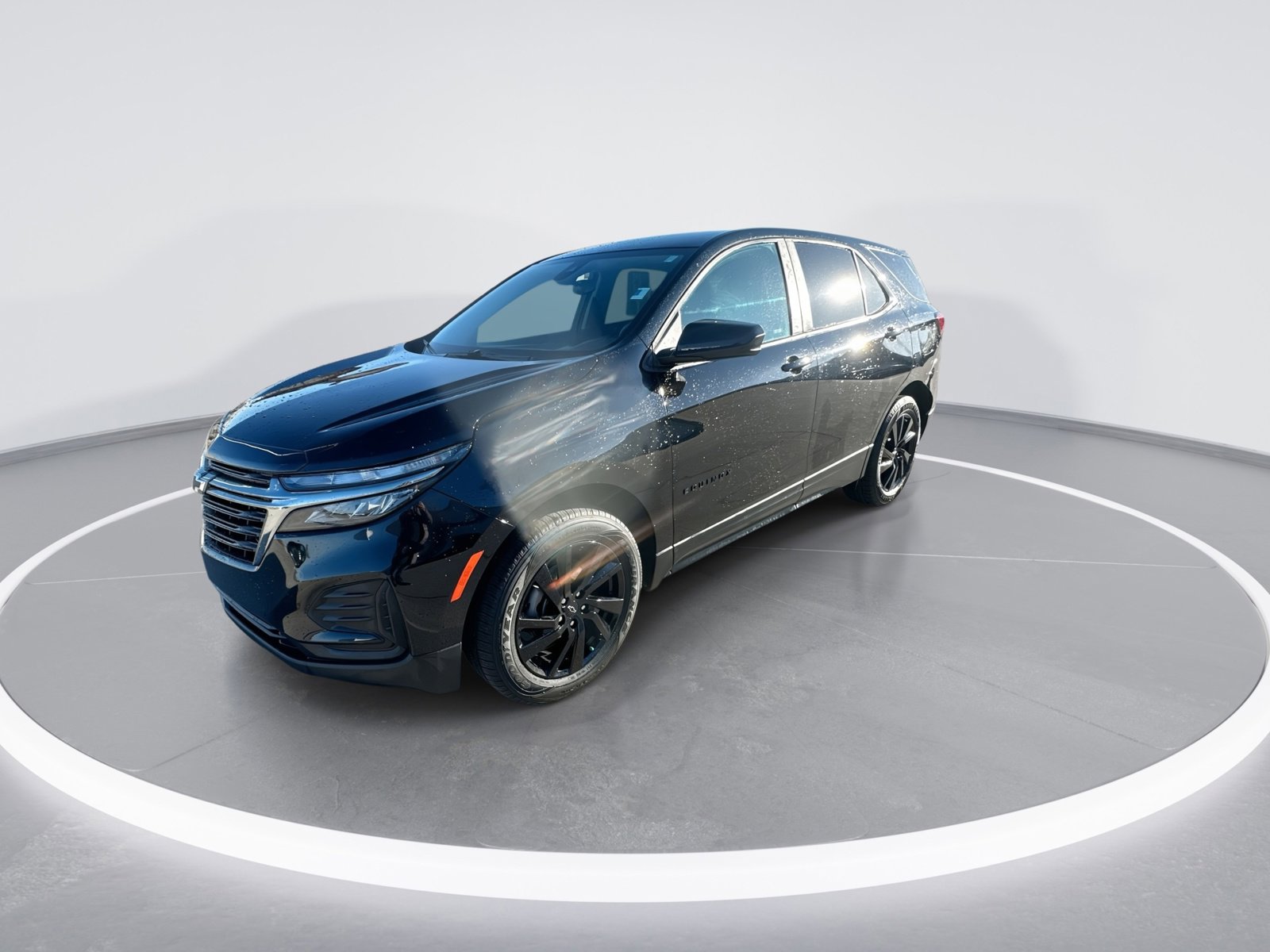 Used 2024 Chevrolet Equinox LS w/ LS Convenience Package AWD/4WD image 4