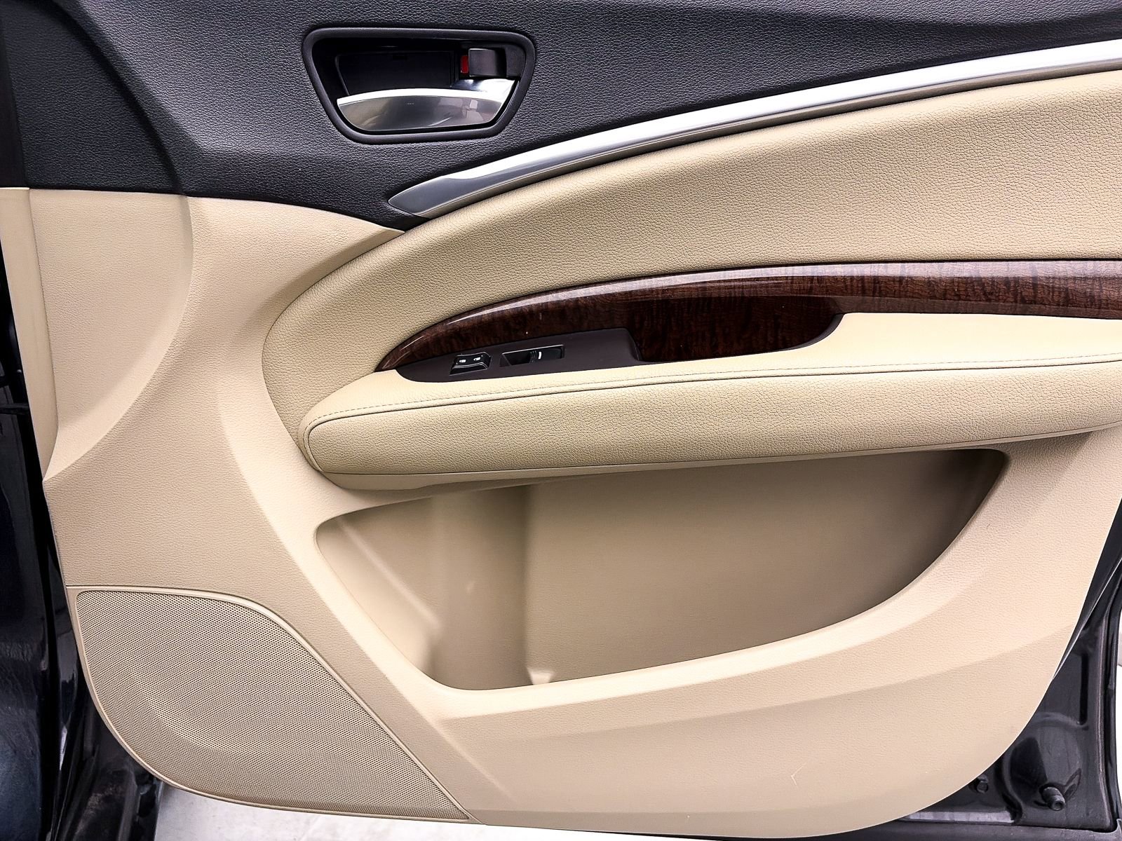 Used 2020 Acura MDX FWD image 33