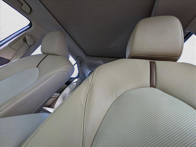 Used 2020 Toyota Camry XLE FWD image 16