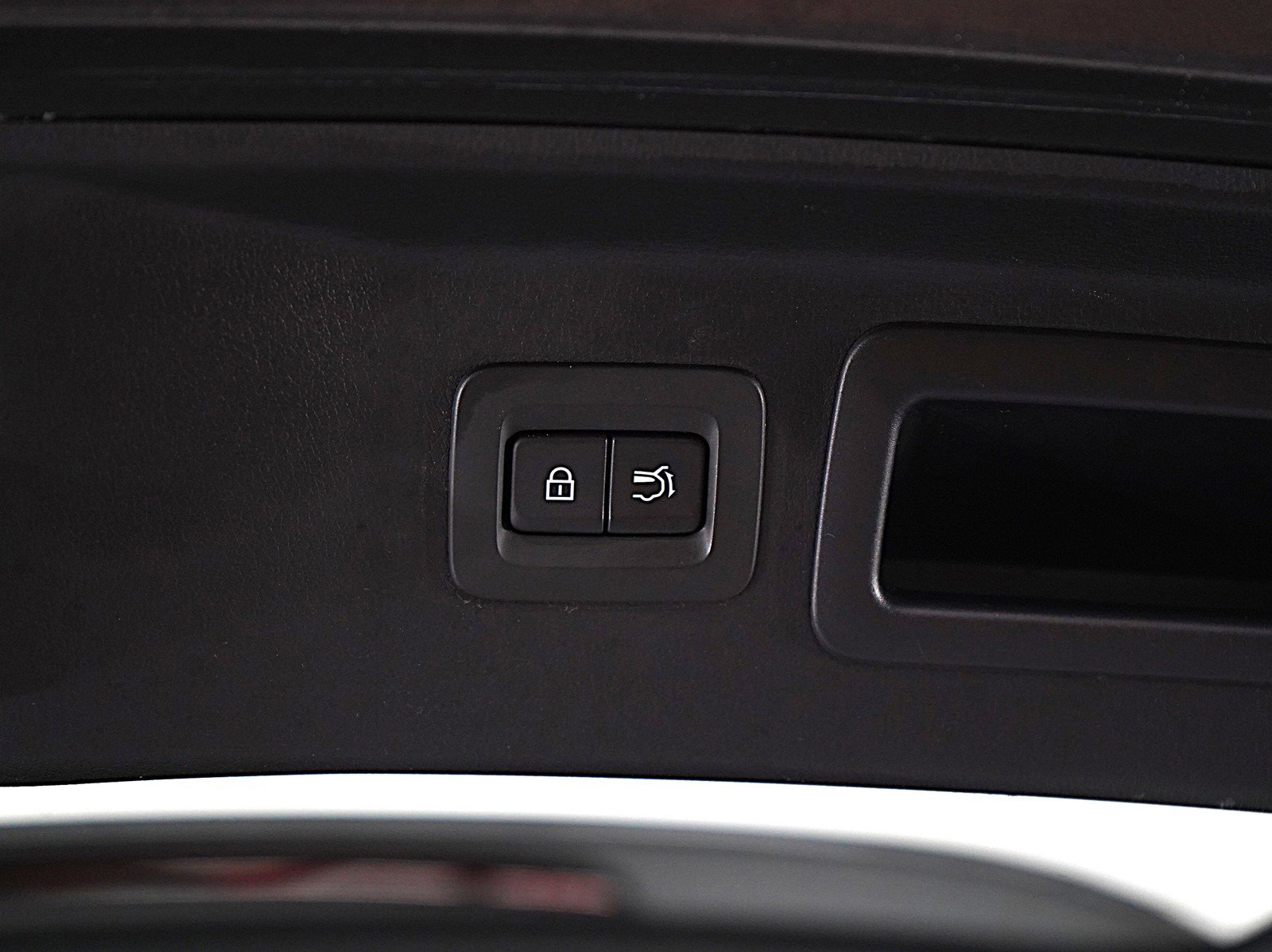 Used 2024 MAZDA CX-90 Plug-In Hybrid w/ Premium Pkg image 18