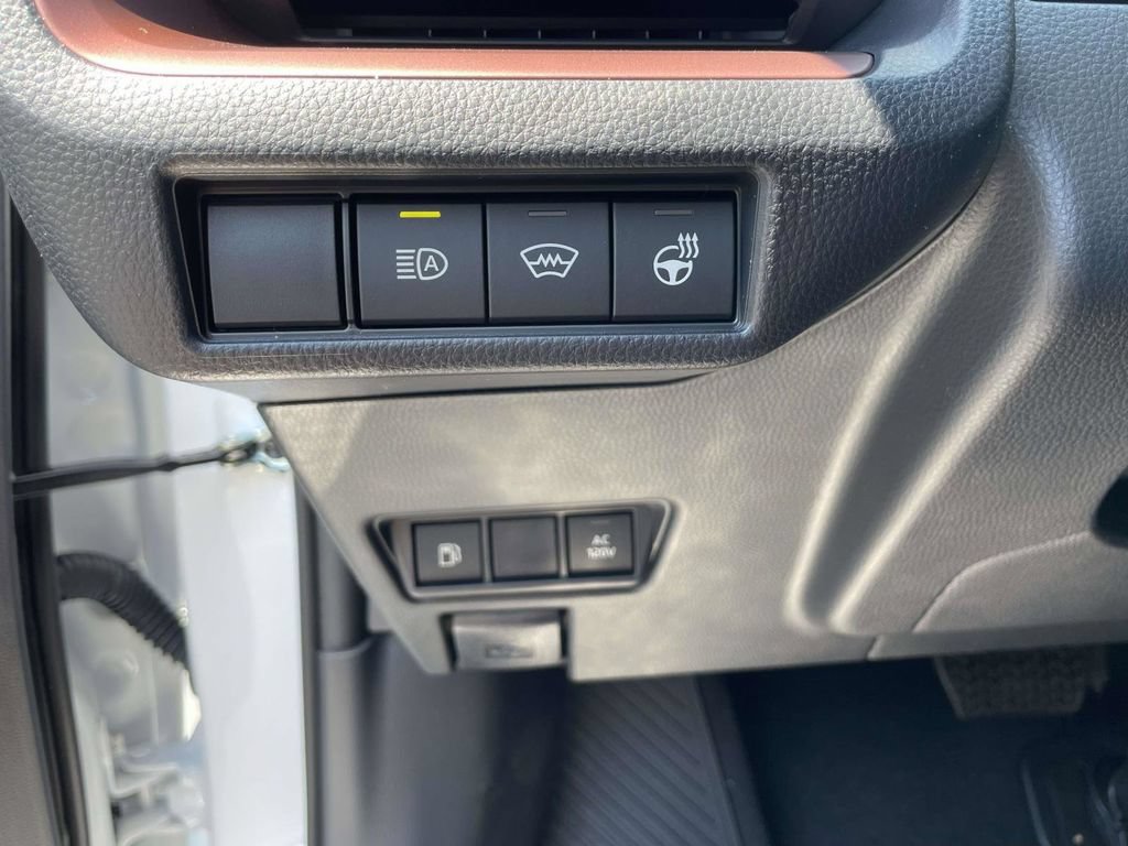 New 2026 Toyota Prius Plug-In Hybrid FWD image 28