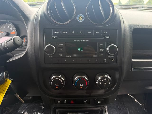 Used 2014 Jeep Patriot Latitude w/ Sun/Sound Group AWD/4WD image 6