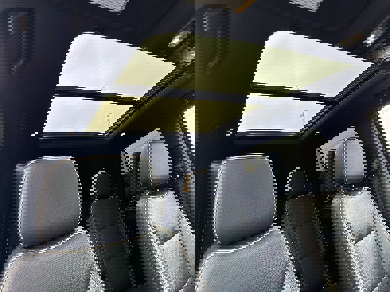 Certified 2021 GMC Yukon SLT w/ SLT Luxury Plus Package image 16