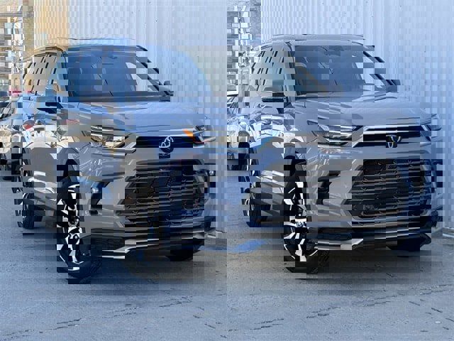 Used 2025 Toyota Grand Highlander AWD Hybrid image 2