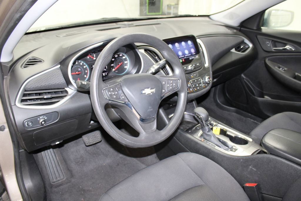 Used 2024 Chevrolet Malibu LT image 16