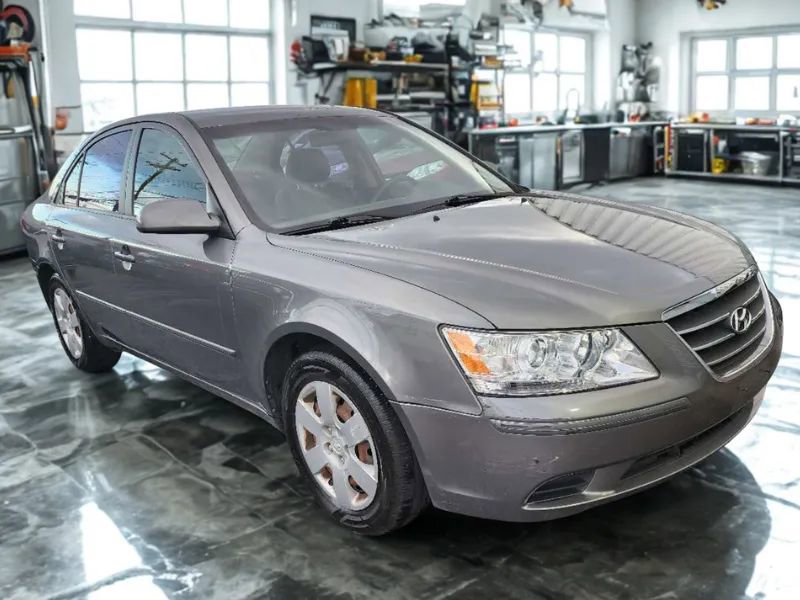 Used 2010 Hyundai Sonata GLS image 2