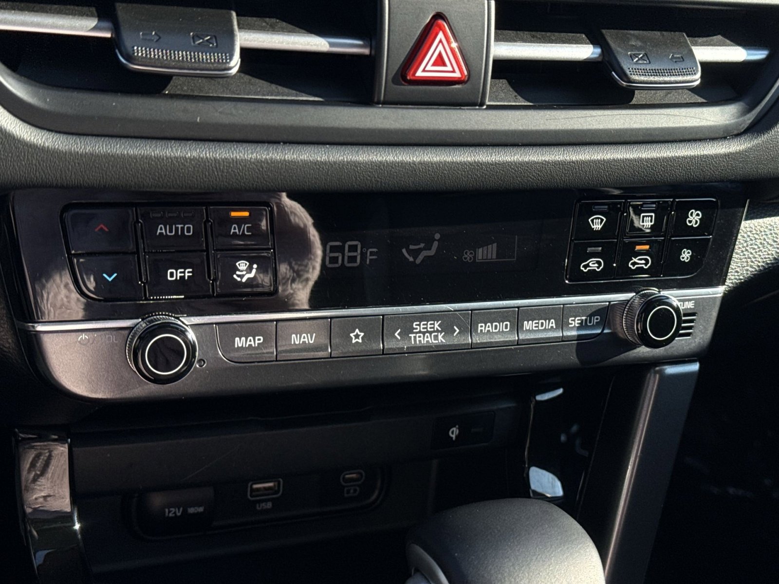 Used 2024 Kia Seltos EX image 21