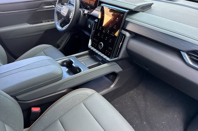 Used 2026 GMC Acadia AT4 AWD/4WD image 16