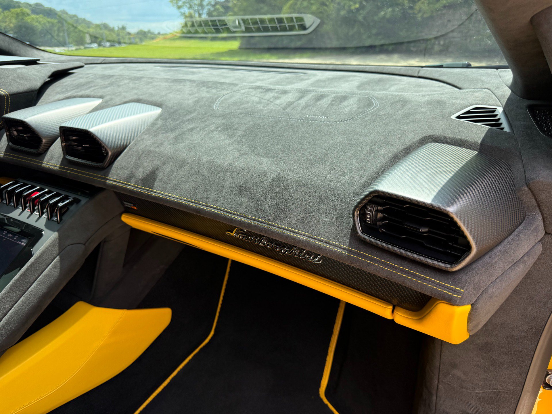 Used 2024 Lamborghini Huracan Tecnica RWD image 23