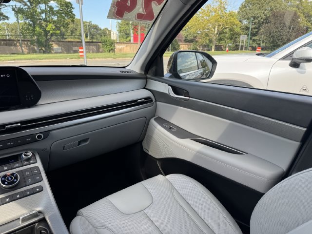 Used 2024 Hyundai Palisade SEL w/ Premium Package AWD/4WD image 16