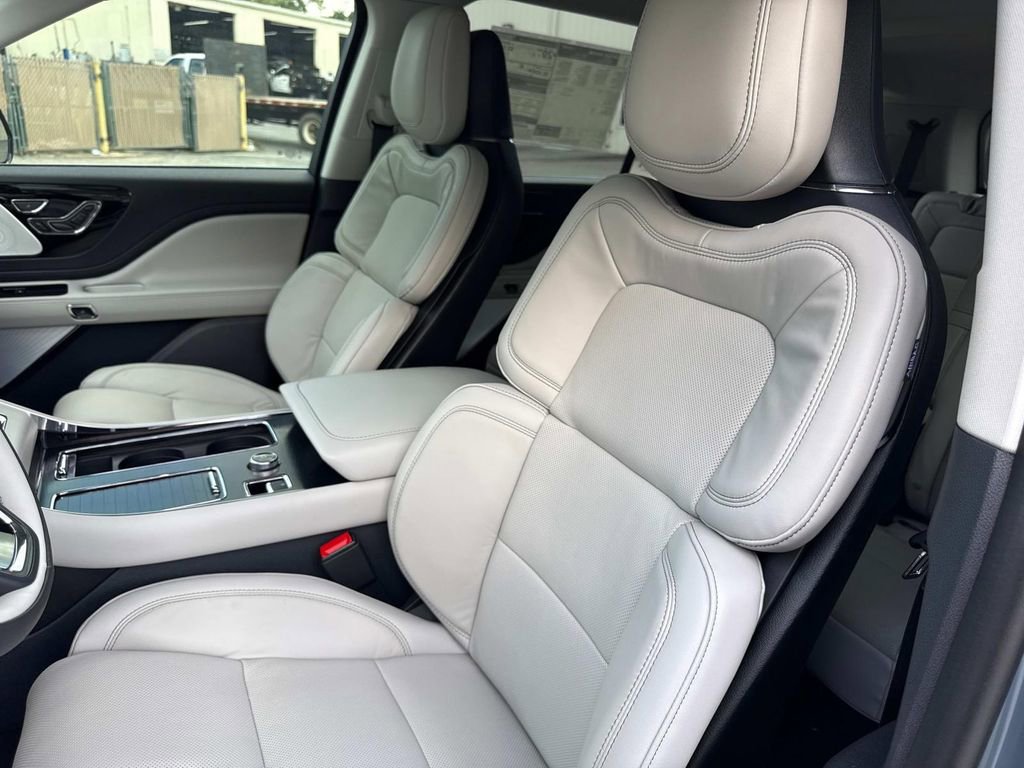 New 2025 Lincoln Aviator Reserve image 21