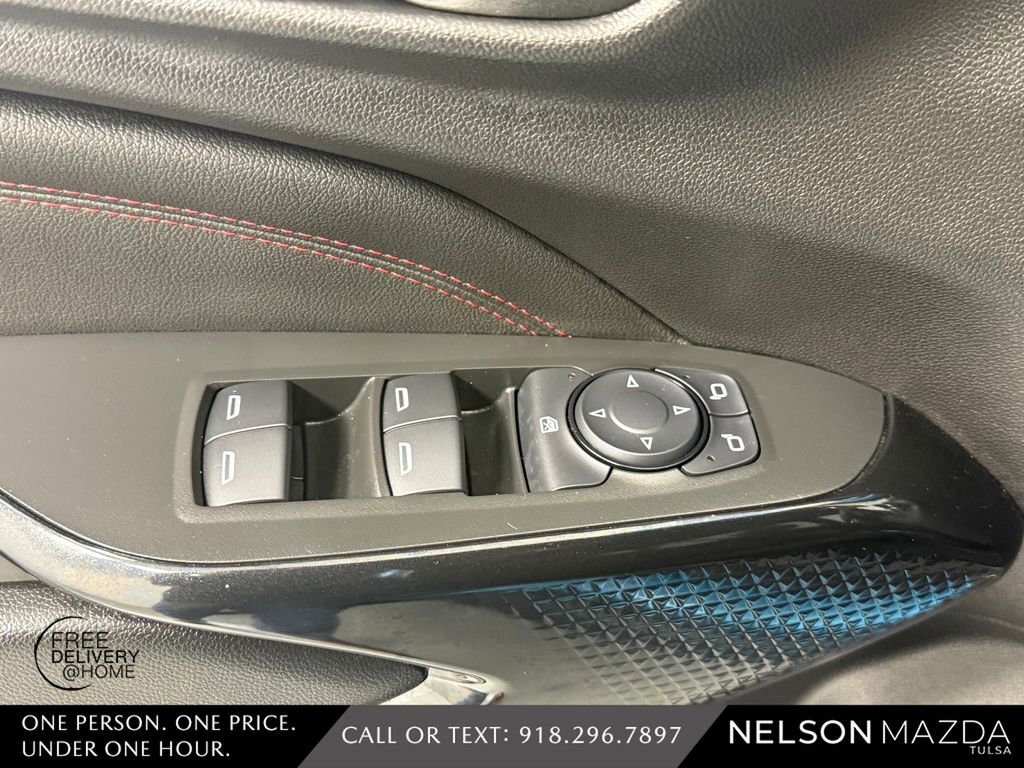 Used 2025 Chevrolet Trax RS w/ Driver Confidence Package image 21