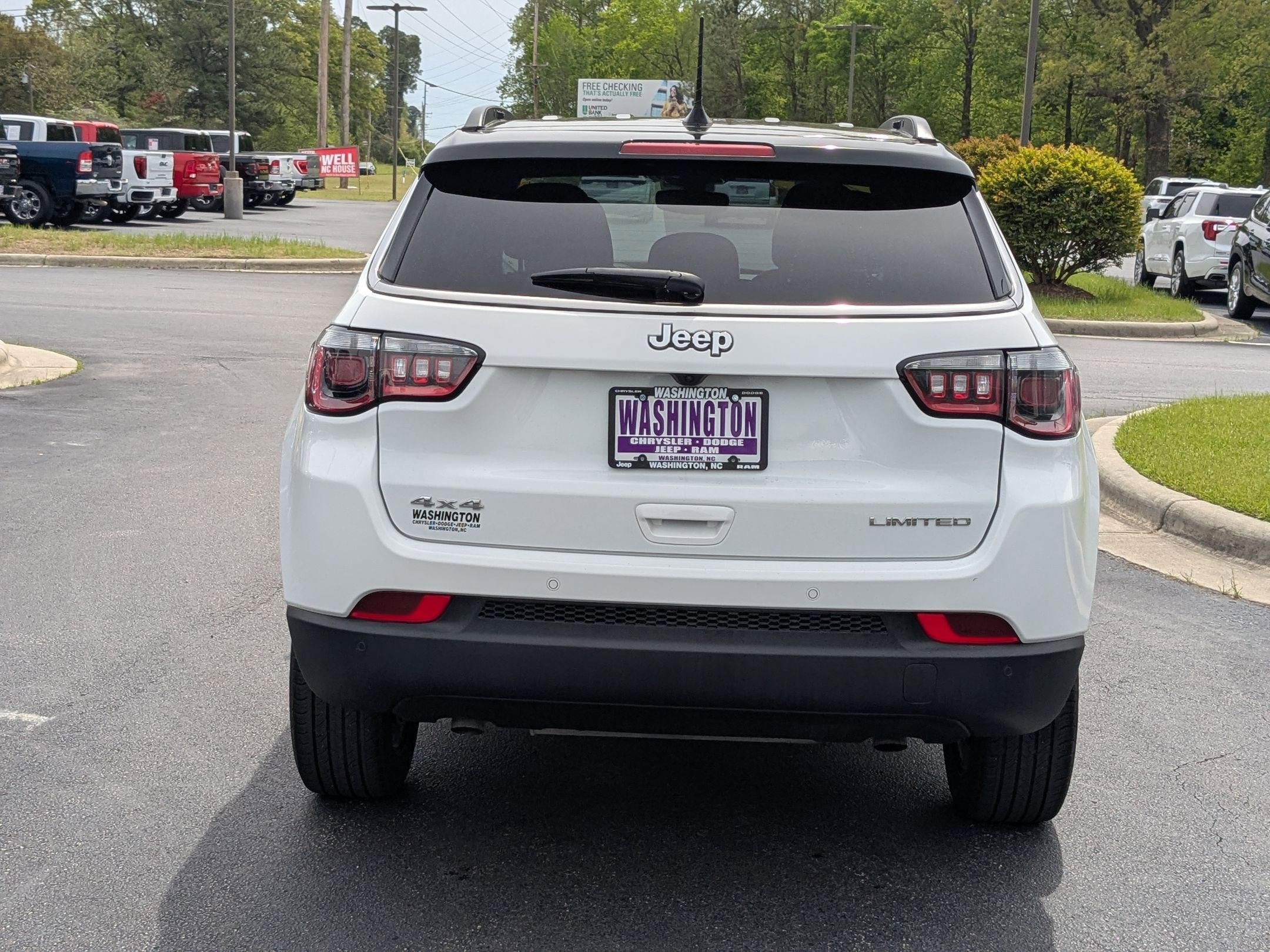 Used 2025 Jeep Compass Limited AWD/4WD image 6