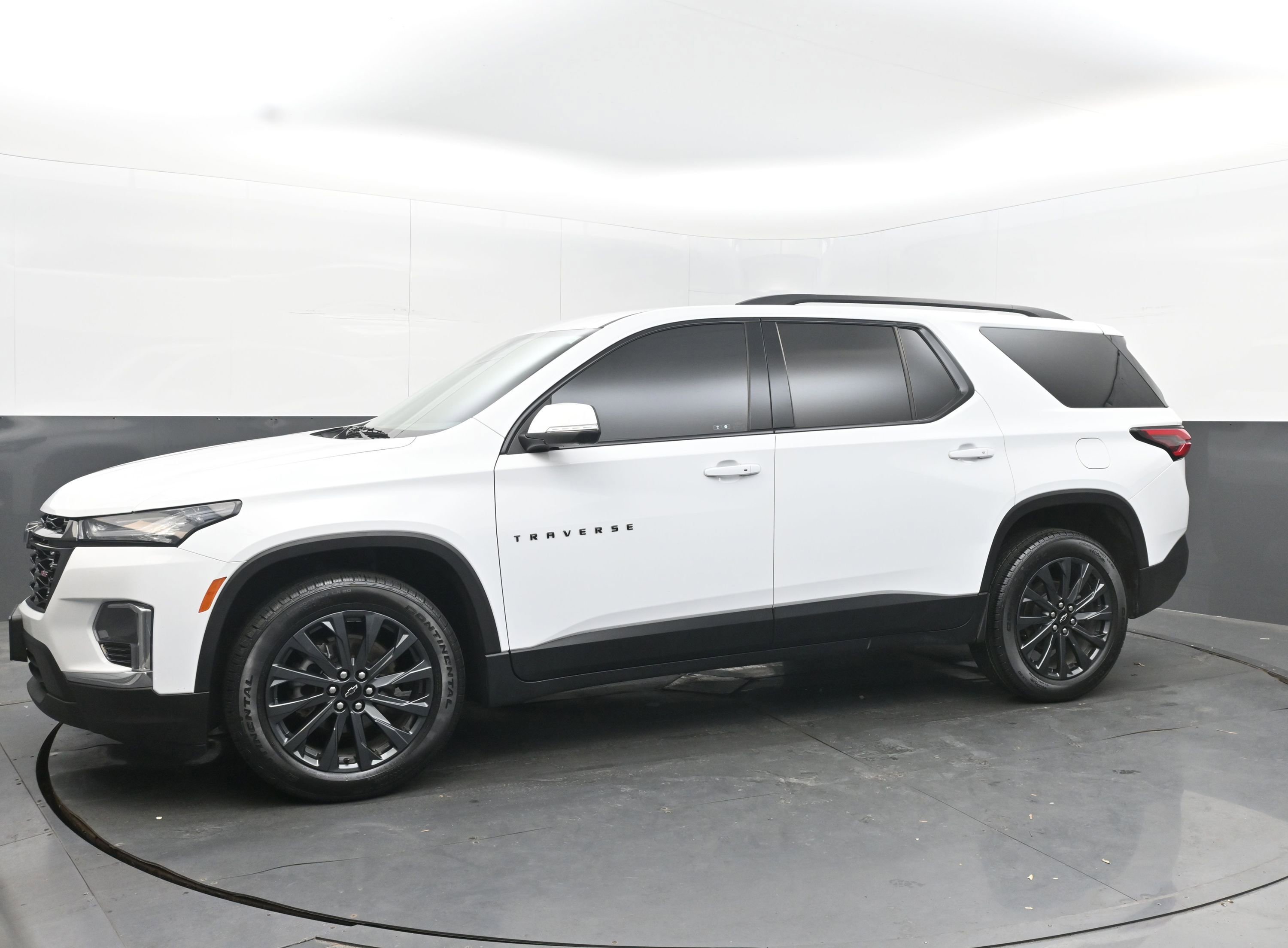 Used 2023 Chevrolet Traverse RS image 5
