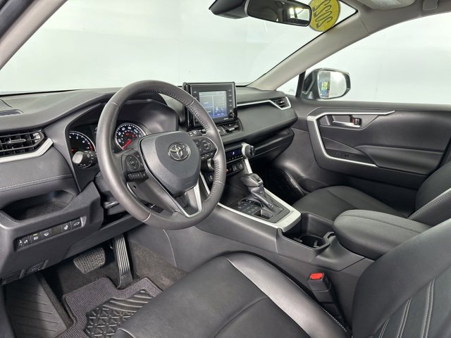 Used 2022 Toyota RAV4 XLE Premium image 12