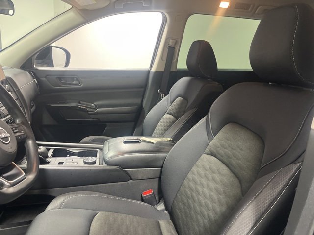 Used 2023 Nissan Pathfinder S image 8
