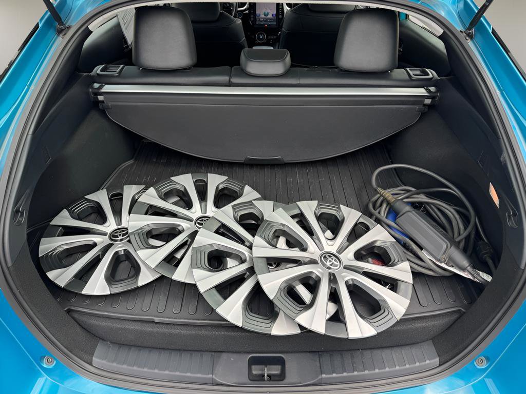 Used 2020 Toyota Prius Prime Limited image 11