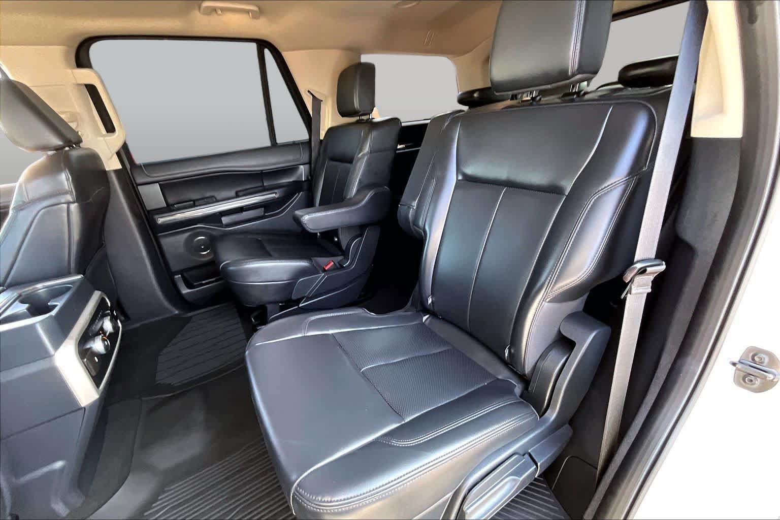Used 2024 Ford Expedition XLT RWD image 19