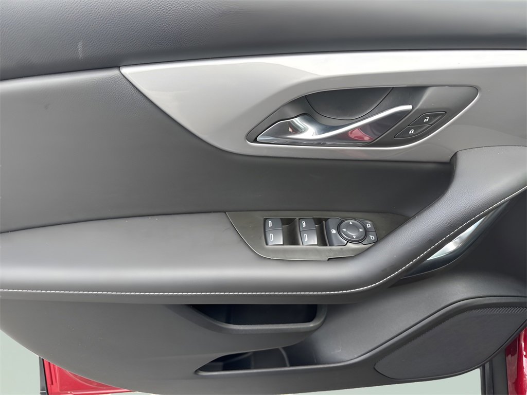 Used 2025 Chevrolet Blazer LT w/ Midnight/Sport Edition image 18