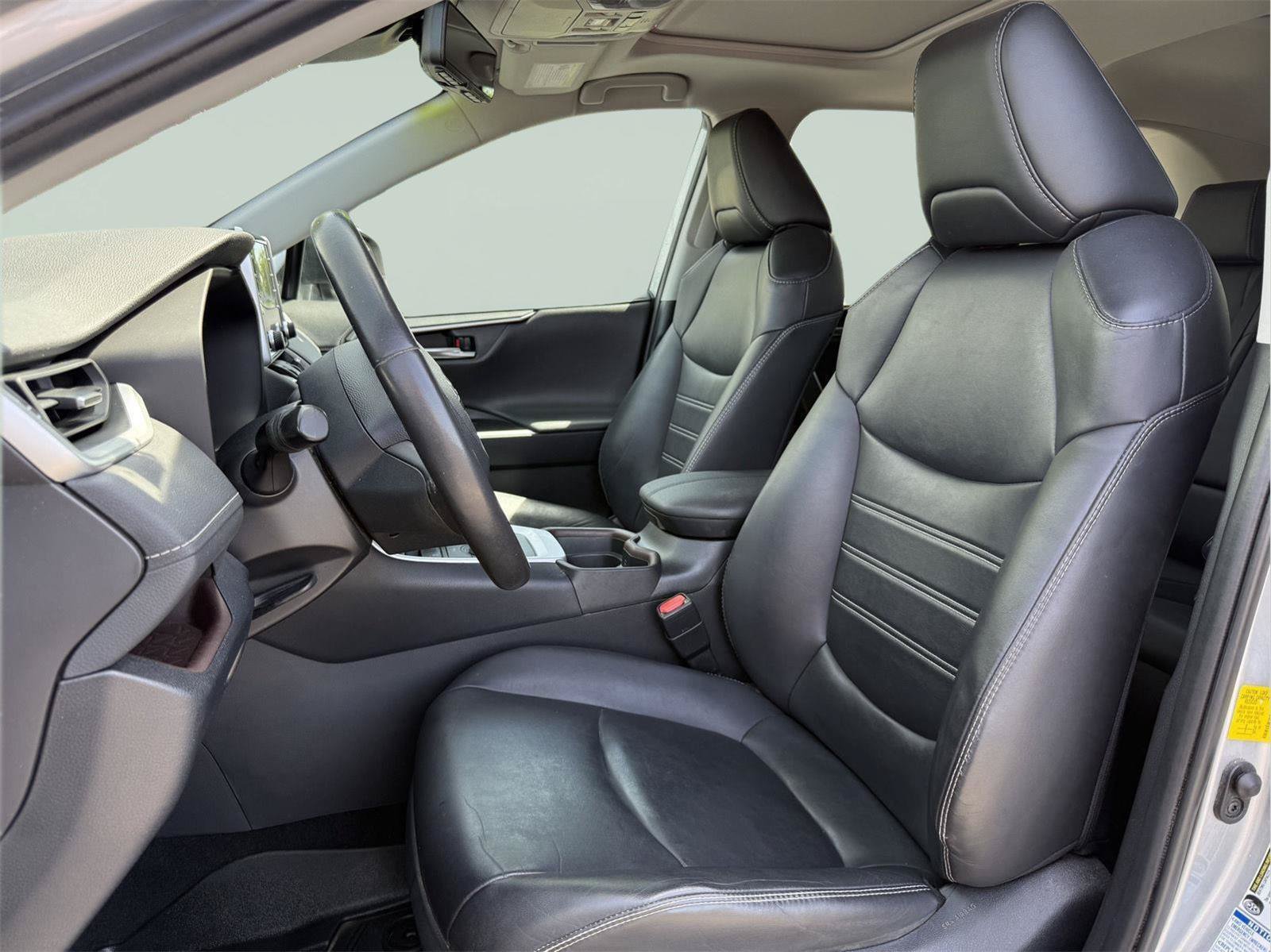 Used 2019 Toyota RAV4 Limited w/ Carpet Mat Package AWD/4WD image 12