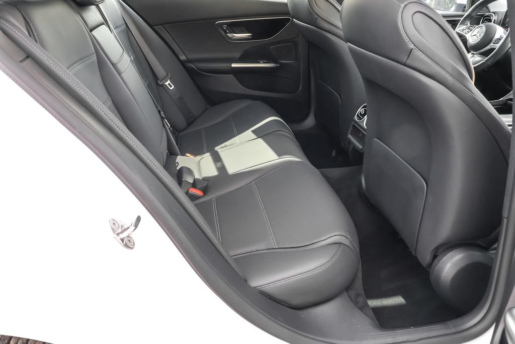 Used 2023 Mercedes-Benz C 300 4MATIC Sedan image 31