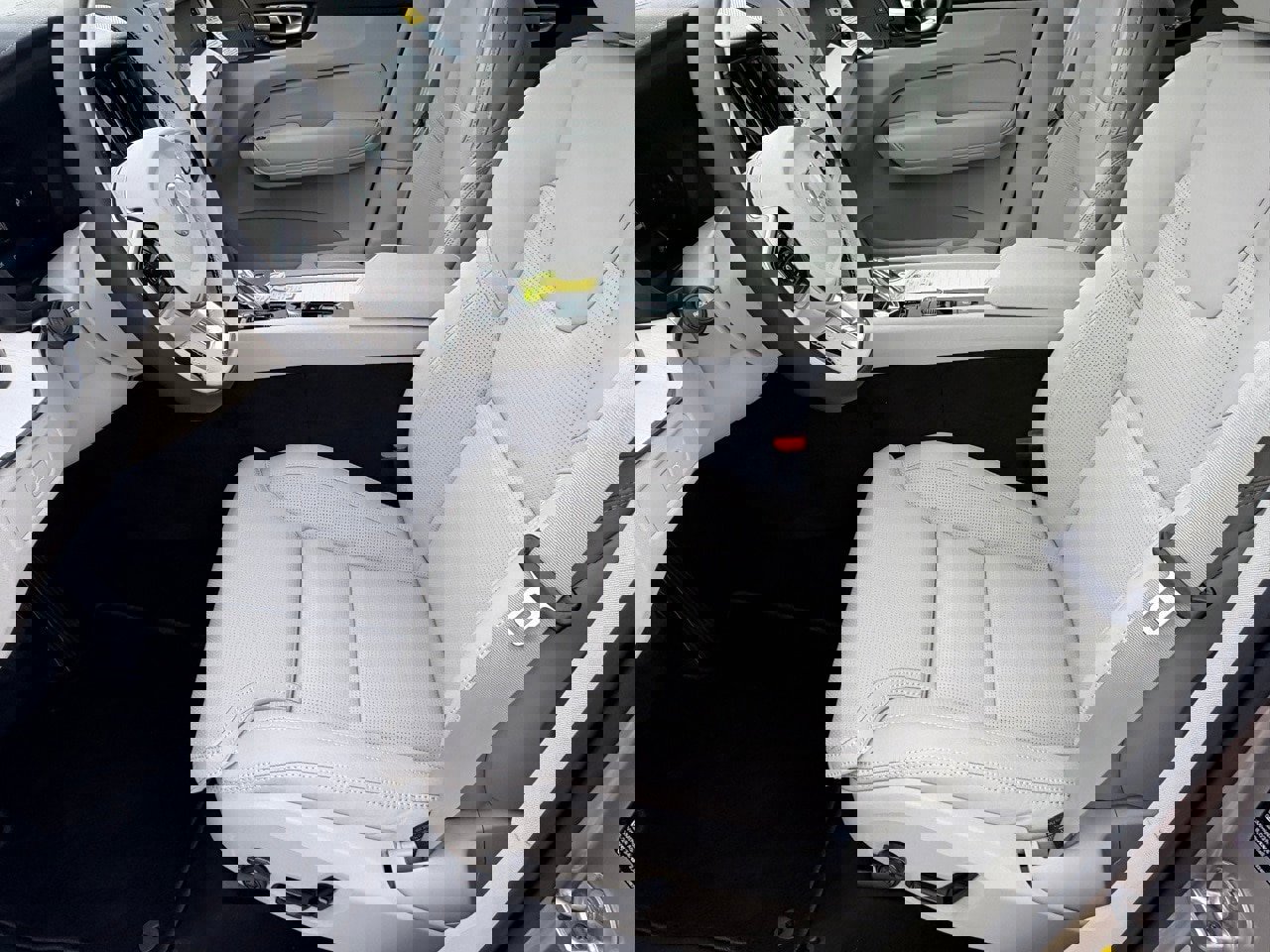 New 2026 Volvo XC60 B5 Ultra w/ Protection Package Premier image 17