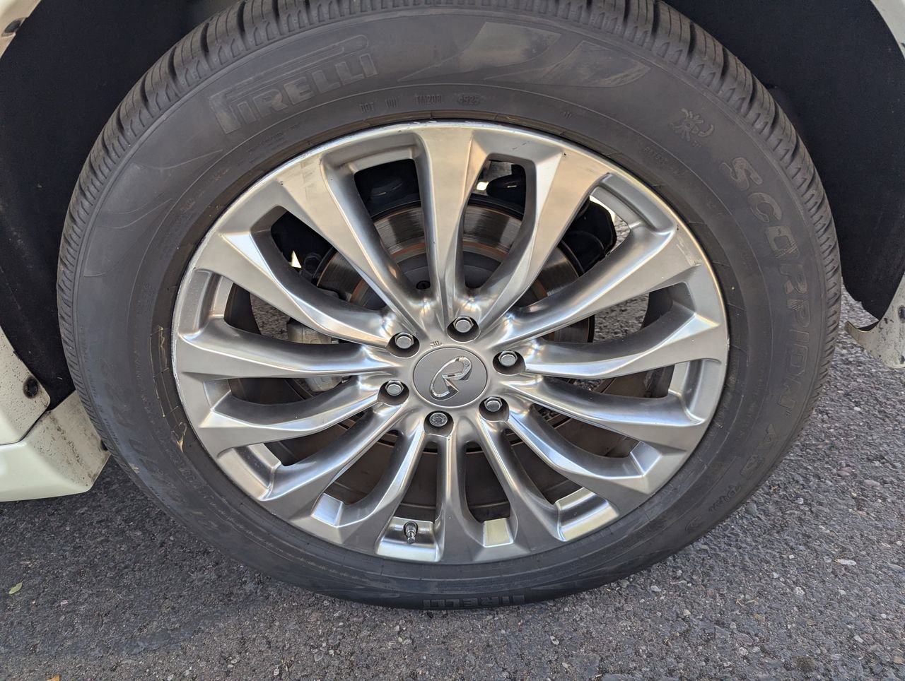 Used 2017 INFINITI QX80 4WD w/ Driver Assistance Package image 8