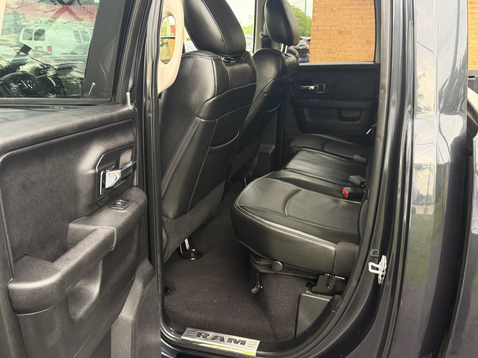 Used 2013 RAM 1500 Laramie AWD/4WD image 31