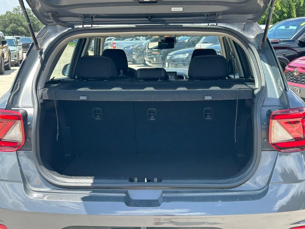 Used 2025 Hyundai Venue SEL FWD image 13