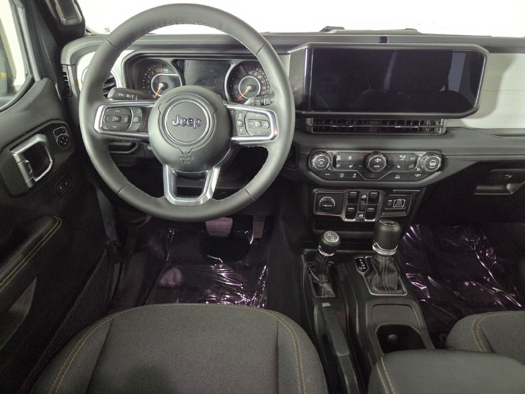 Used 2026 Jeep Wrangler Unlimited Sahara AWD/4WD image 24