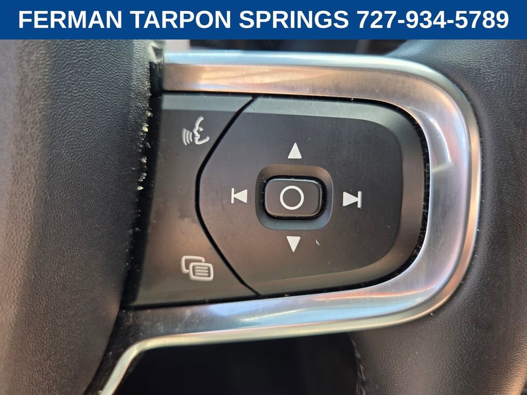 Certified 2025 Volvo XC40 B5 Plus image 28