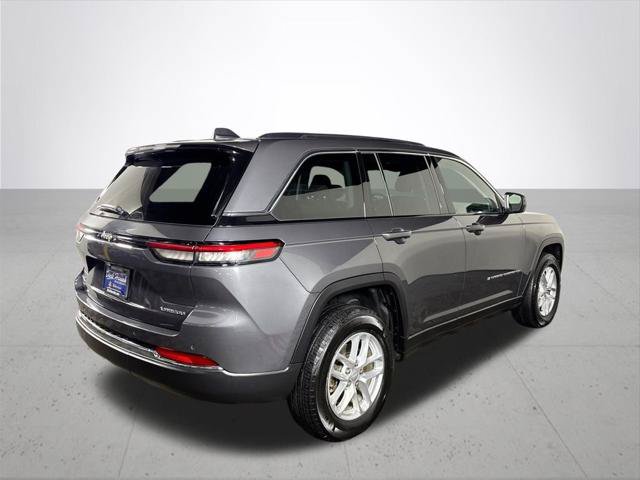 Certified 2023 Jeep Grand Cherokee Laredo X AWD/4WD image 7
