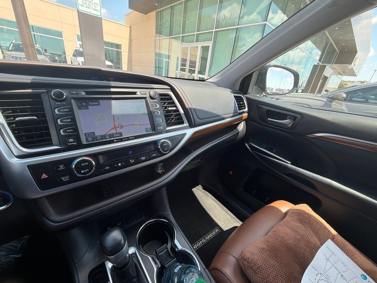 Used 2018 Toyota Highlander Limited FWD image 12