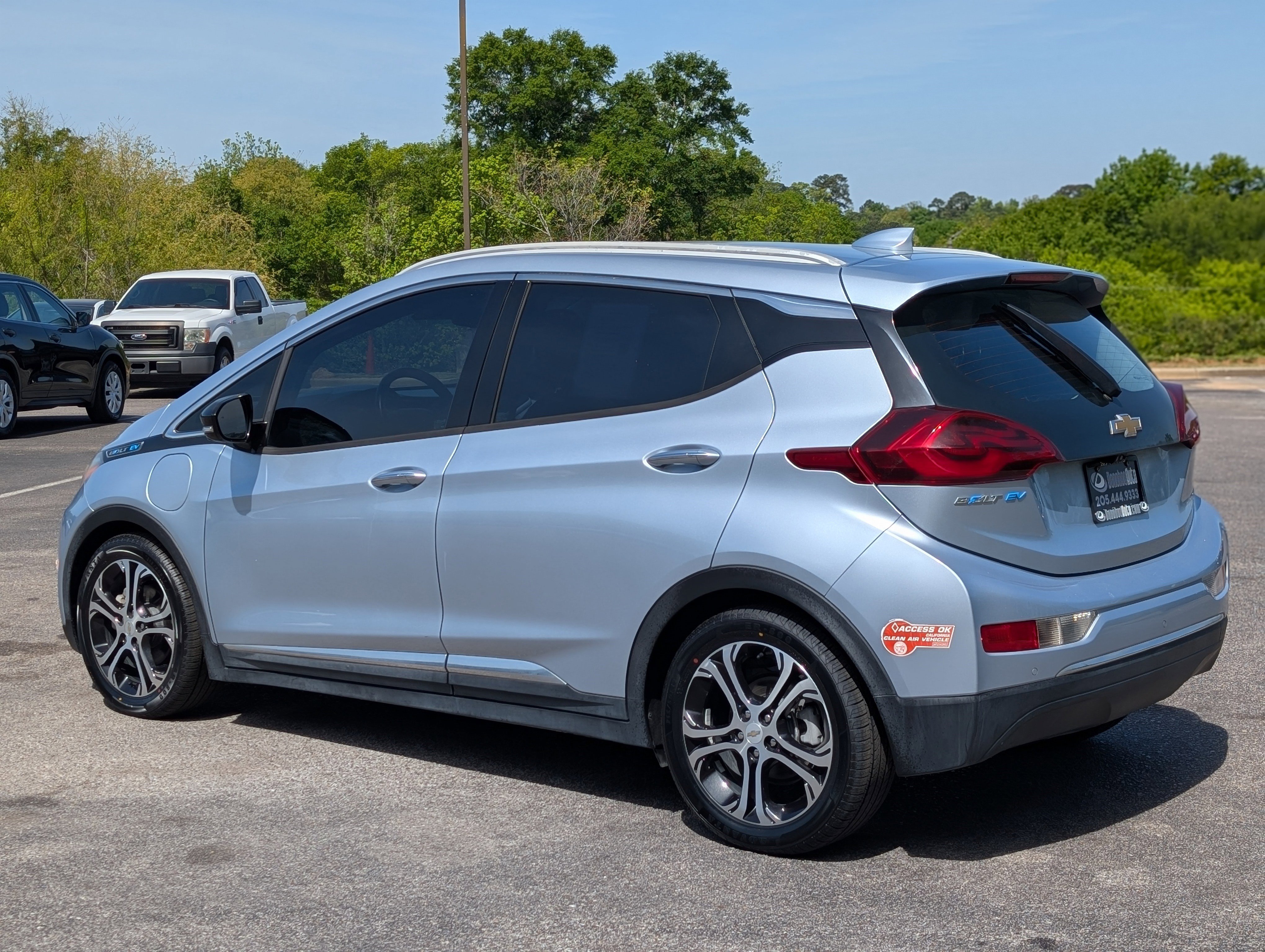 Used 2017 Chevrolet Bolt Premier w/ Driver Confidence II Package image 7