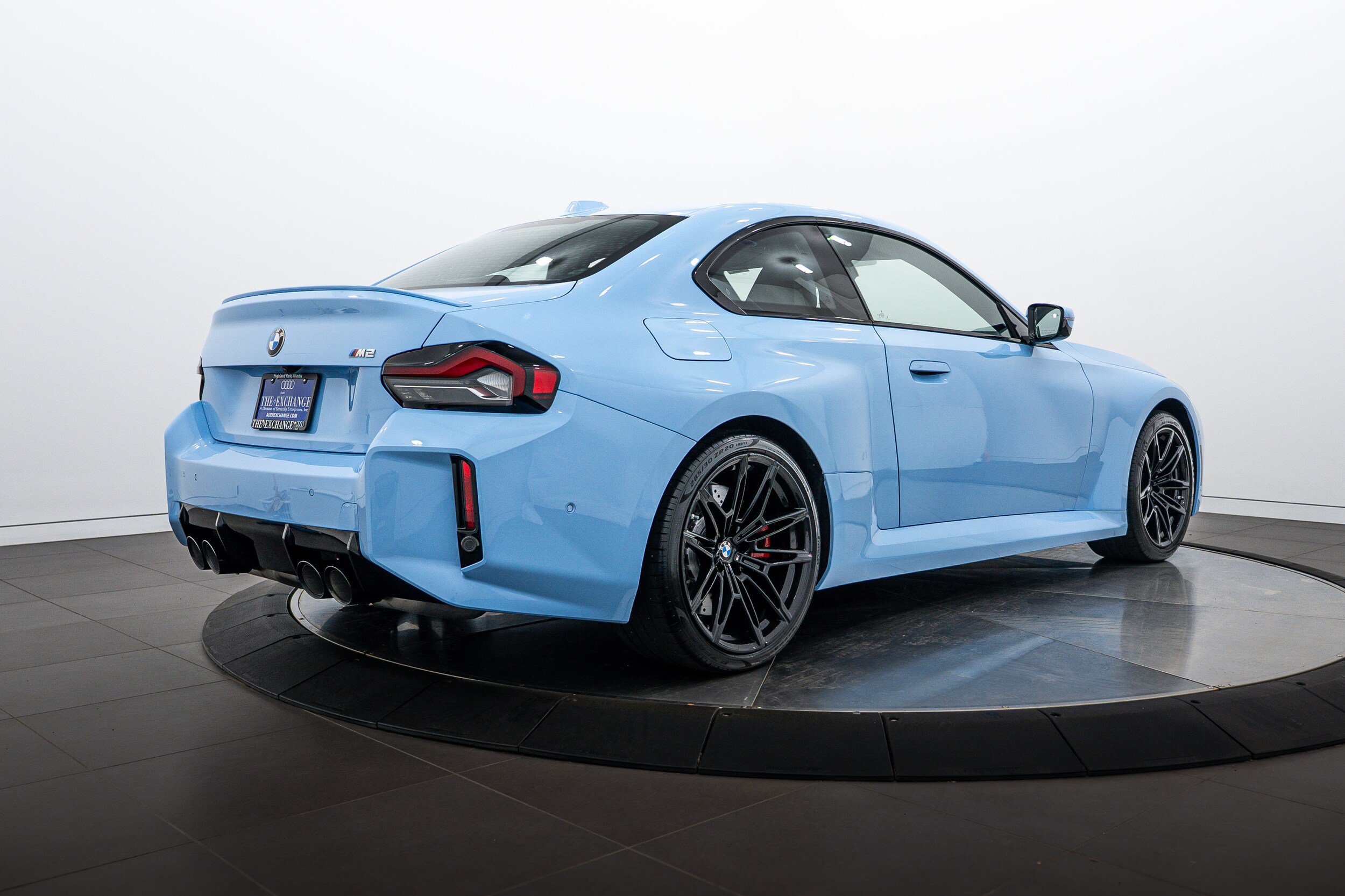 Used 2023 BMW M2 RWD image 4