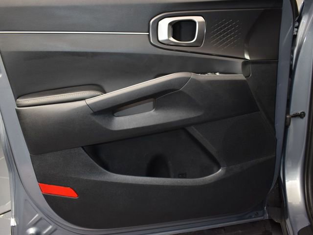 Certified 2025 Kia Sorento LX image 17