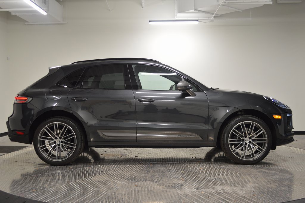 Used 2025 Porsche Macan image 8