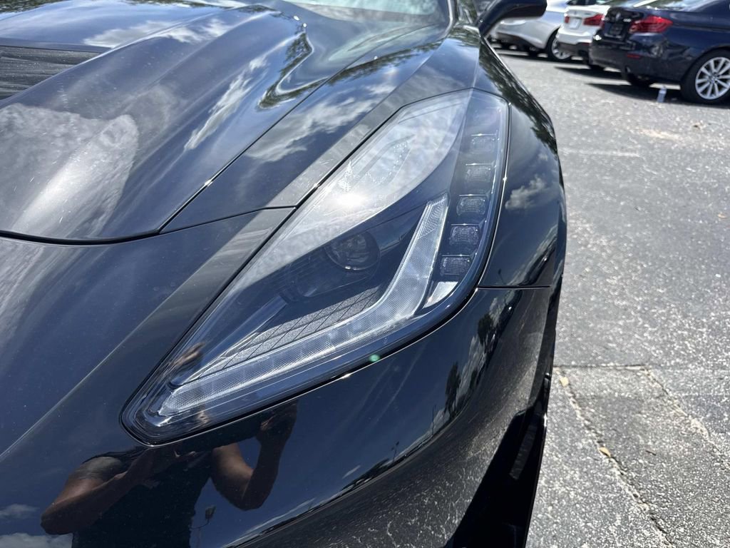 Used 2019 Chevrolet Corvette Stingray Coupe w/ Carbon Flash Badge Package RWD image 8