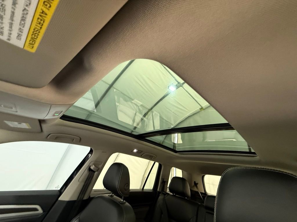 Used 2021 Volkswagen Atlas SE w/ Panoramic Sunroof Package image 44