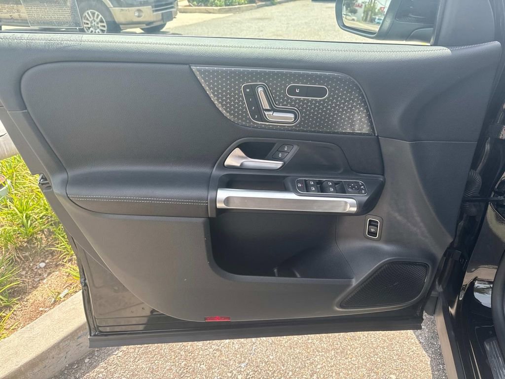 Used 2024 Mercedes-Benz GLB 250 GLB 250 image 18
