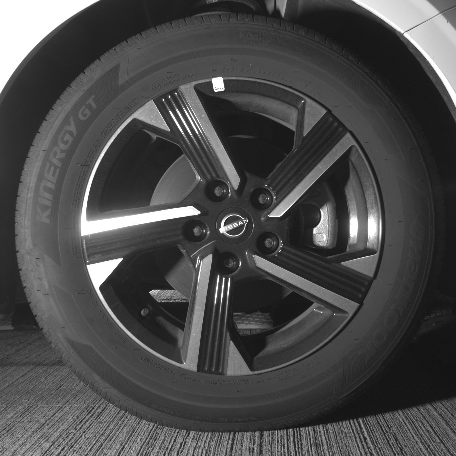 Used 2025 Nissan Sentra SV FWD image 13