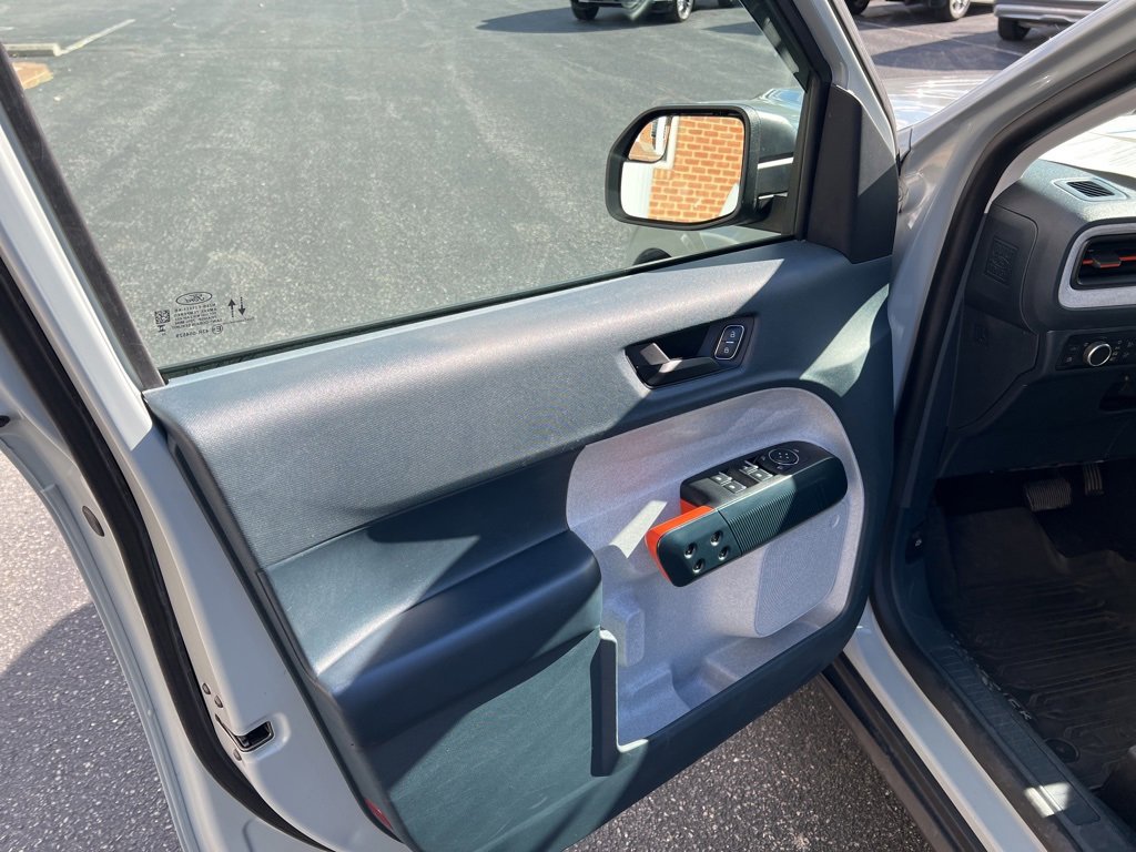 Used 2023 Ford Maverick XLT image 11