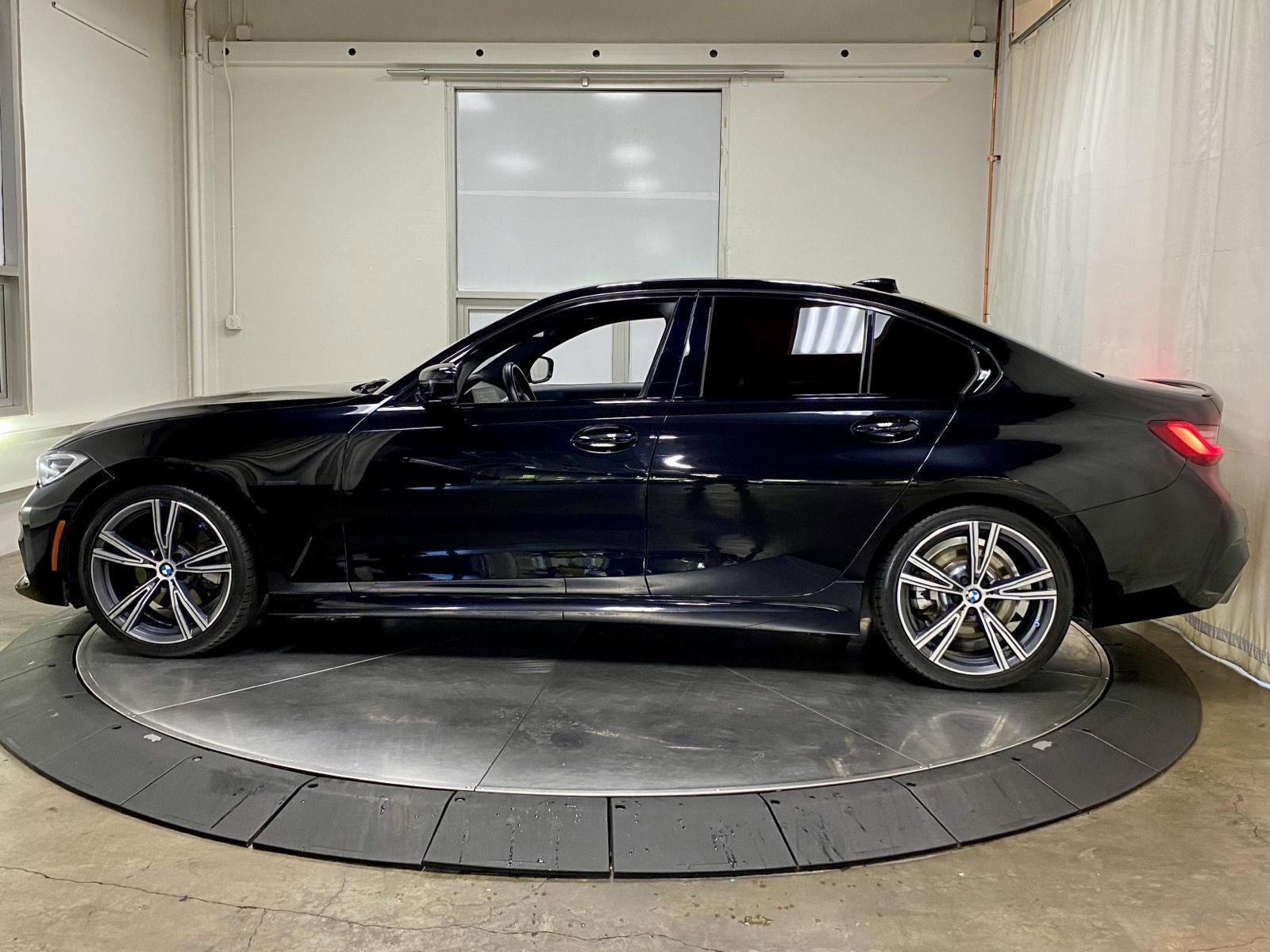 Used 2022 BMW 330i Sedan w/ M Sport Package RWD image 6