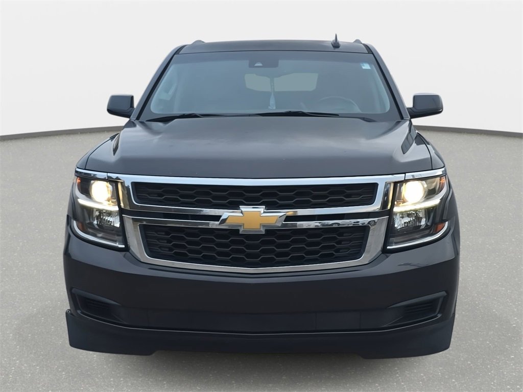 Used 2017 Chevrolet Suburban LT image 2