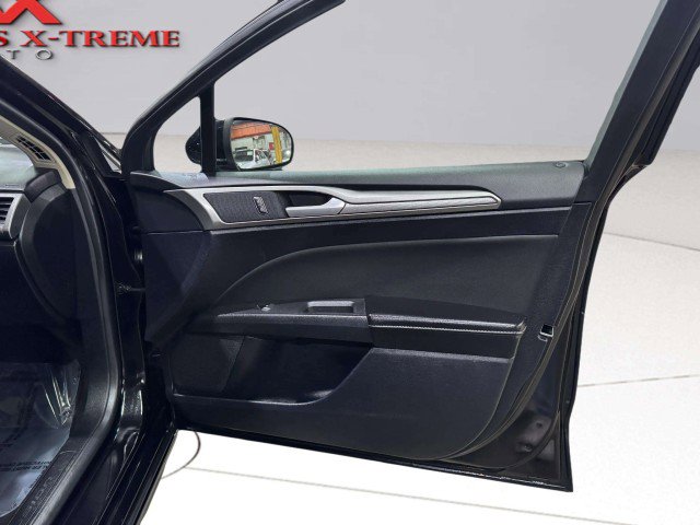 Used 2020 Ford Fusion SE image 38