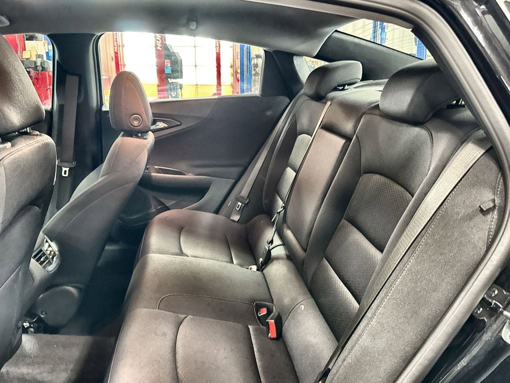 Used 2025 Chevrolet Malibu LT FWD image 24