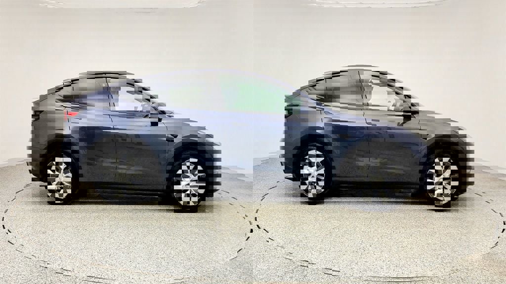 Used 2023 Tesla Model Y Long Range image 4