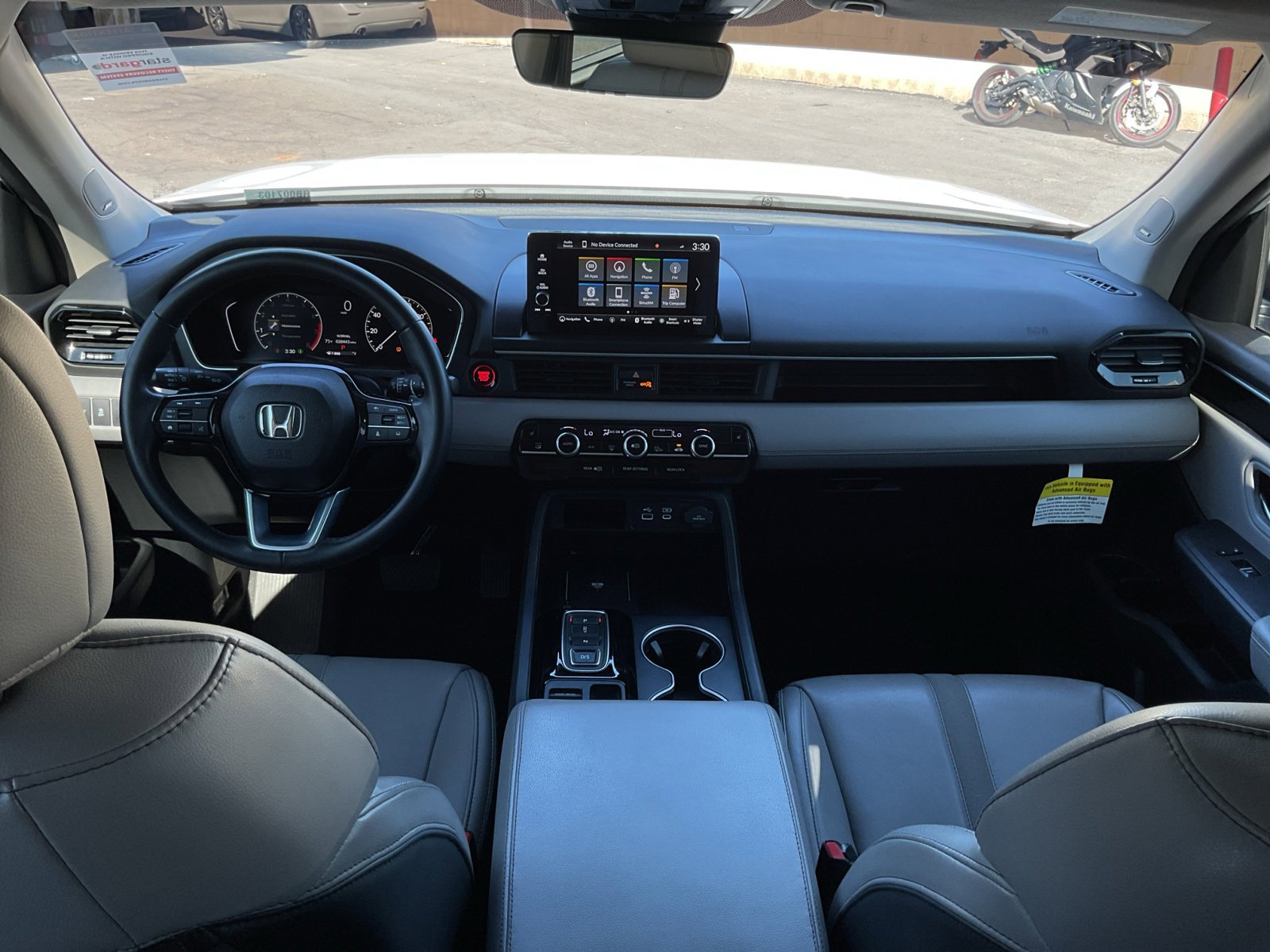Used 2024 Honda Pilot Touring image 18