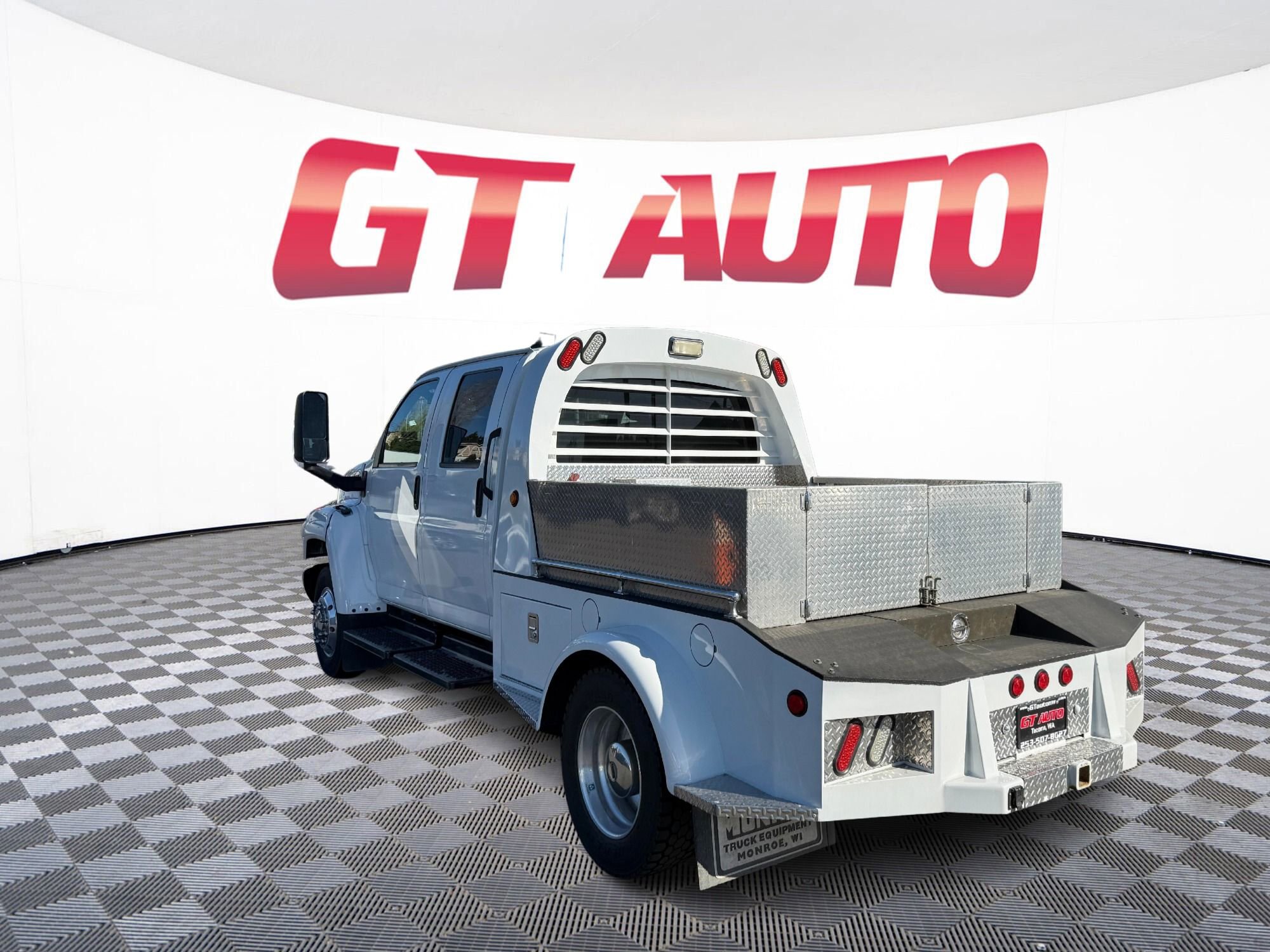 Used 2005 GMC TopKick C4500 2WD Crew Cab image 5